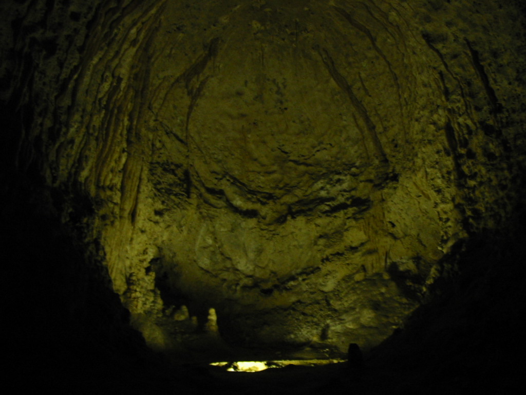 Caverns 10.JPG, 6/23/2001, 181 kB