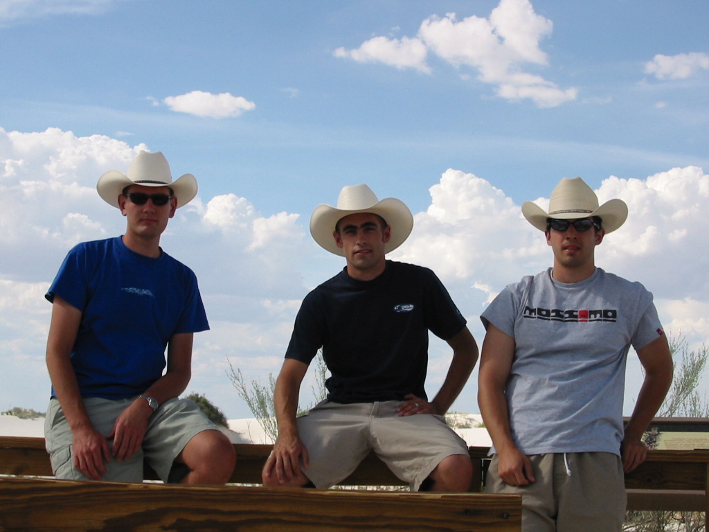 Cowboys at White Sands.JPG, 6/24/2001, 179 kB