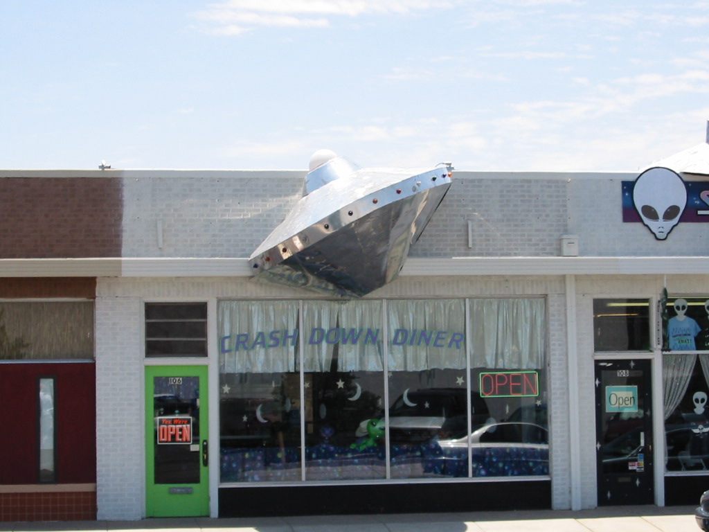 Roswell 3.JPG, 6/24/2001, 175 kB